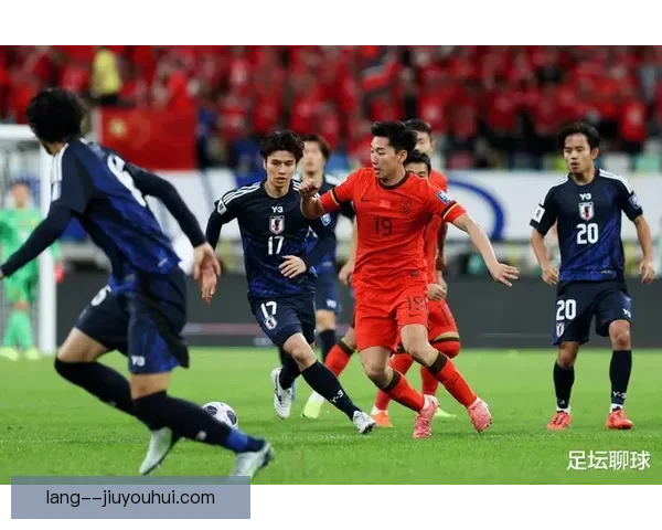 中国男足18强赛客场对阵印尼因防守失误错失胜机遗憾战平