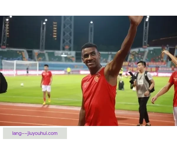 基辅迪纳摩不敌矿工后主帅卢塞斯库宣布辞职并结束执教生涯式退役